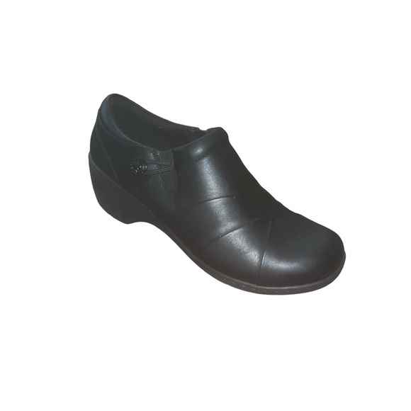 Clarks Shoes - Clarks Collection slip on shoes side zip 2” block heel